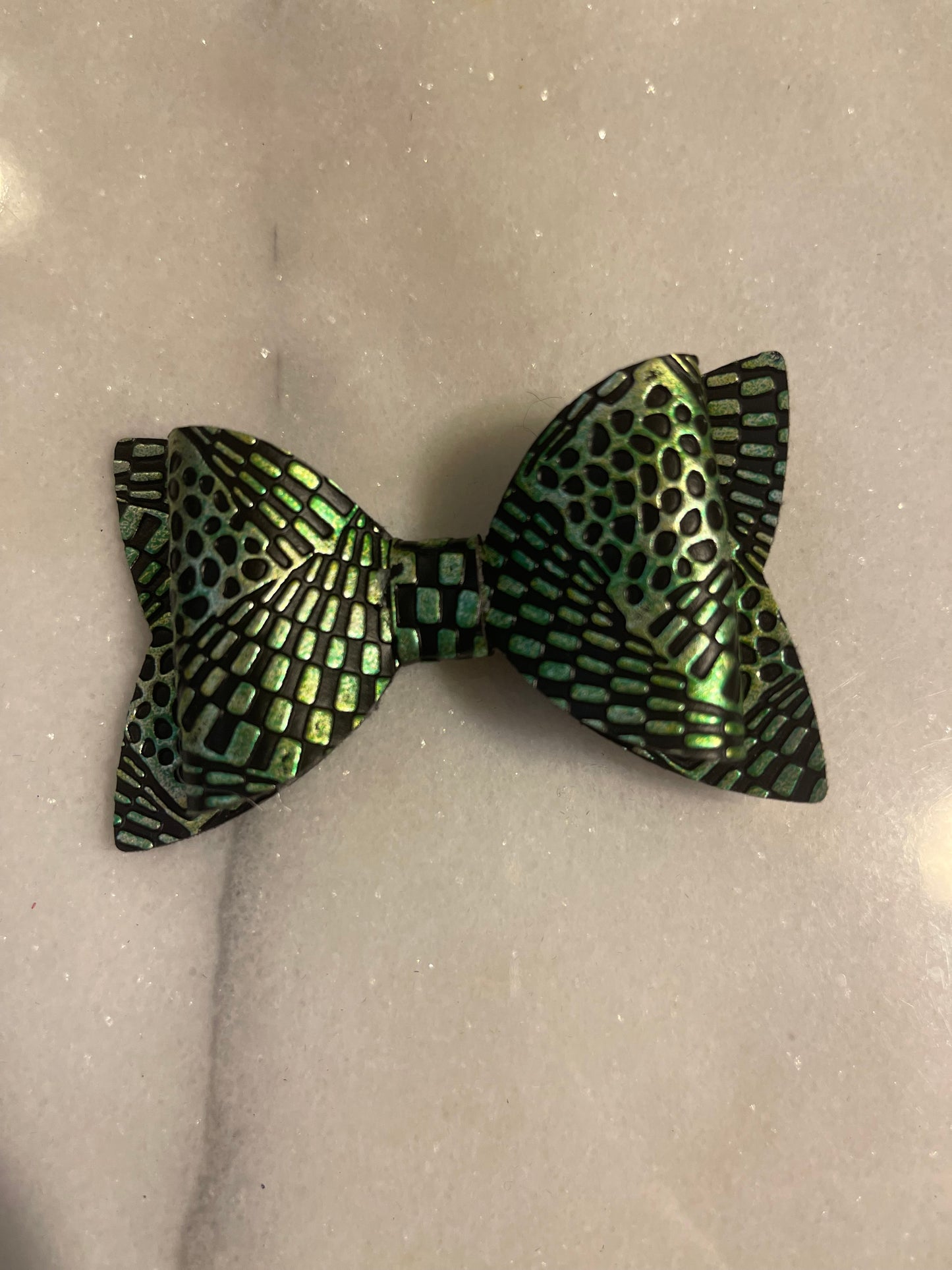 Green Design Bow