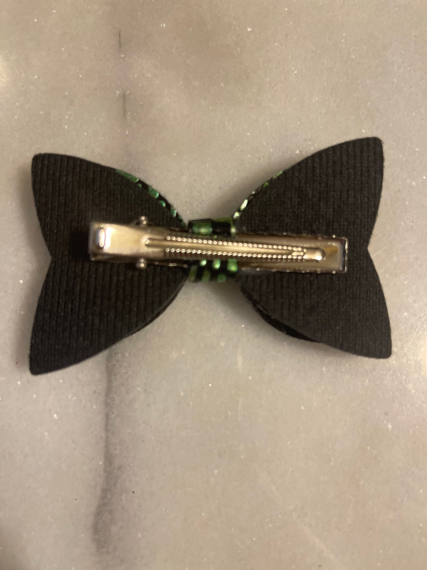 Green Design Bow